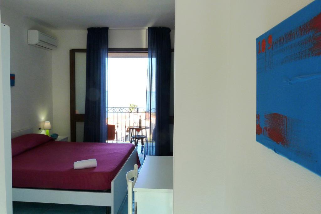 Hotel Bellavista S'Archittu 객실 사진